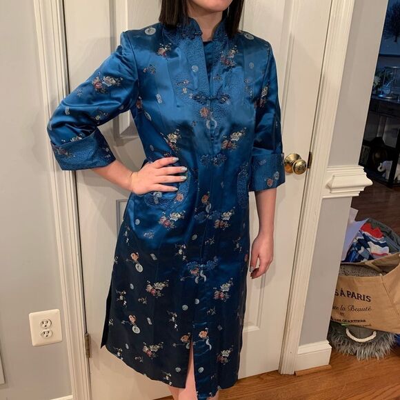 Vintage Asian Inspired Blue Heavy Satin Button Down Dress sz 34 or US 6 - Picture 2 of 6